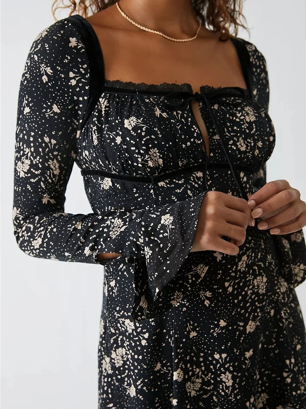 Free People Tess Mini Dress S Small Black Combo Floral Velvet Lace Bell Sleeve⁠
